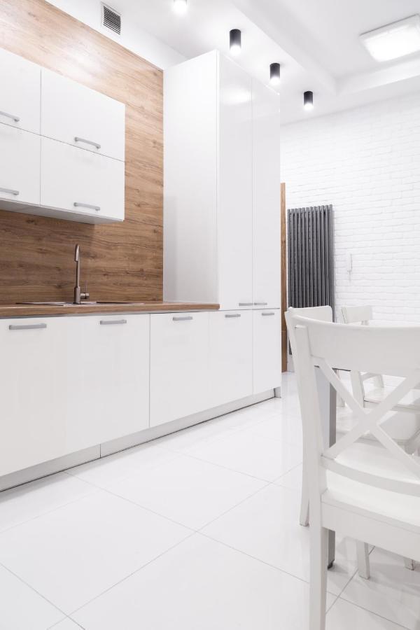 Househost Apartment: Bonerowska 5/11 Красков Екстериор снимка